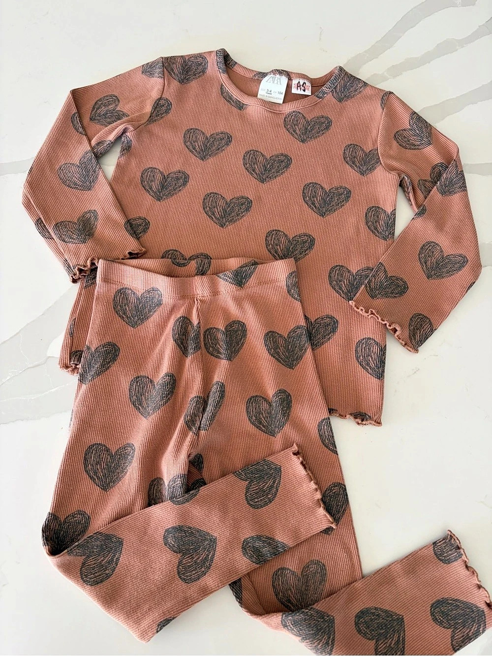 ZARA Girls Ribbed Heart Print Long Sleeve Lettuce Edge Hem 2pc Outfit Set 3-4